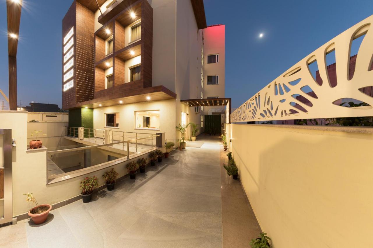 Silver Oak Near Medanta Medicity Gurgaon Dış mekan fotoğraf