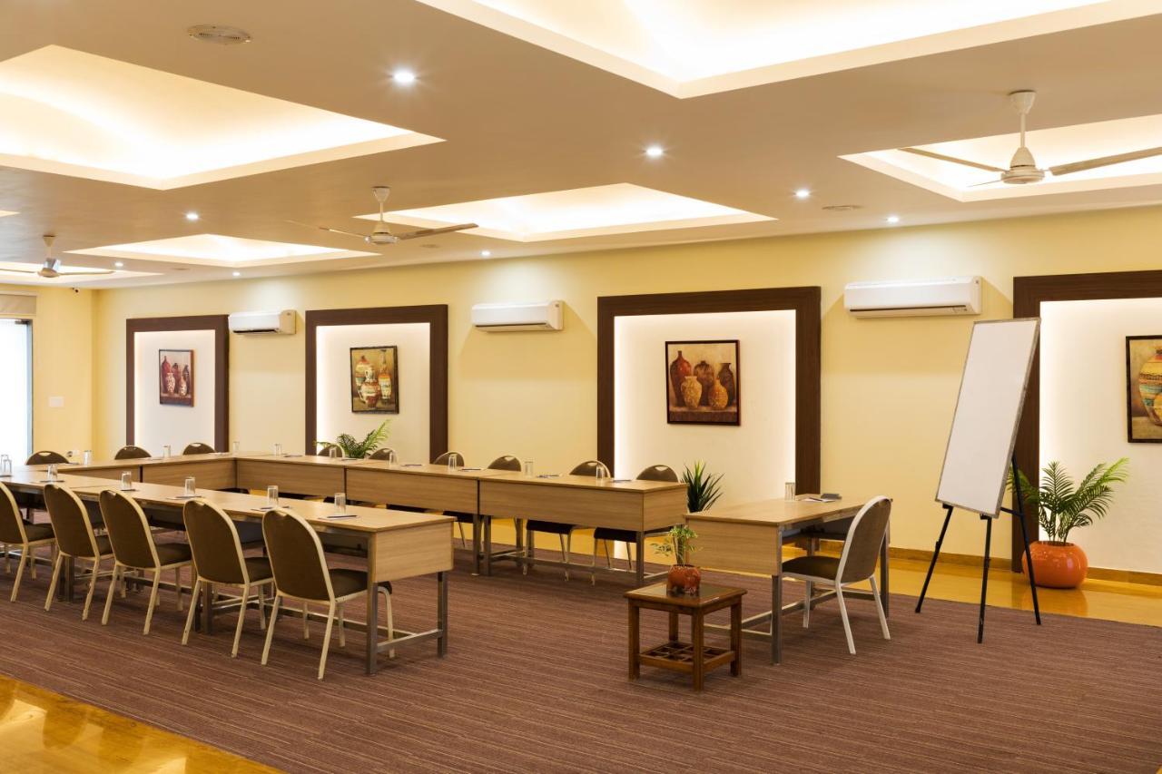 Silver Oak Near Medanta Medicity Gurgaon Dış mekan fotoğraf